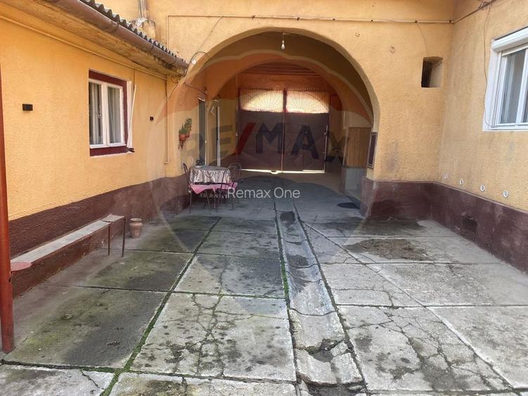 Casă spațioasă de vânzare în Bratei - 10