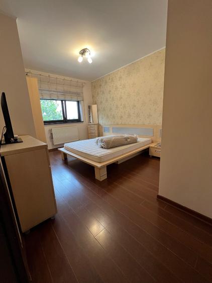 Apartament 3 camere, complet mobilat,utilat, decomandat et 2 din 4 stradal, lift
