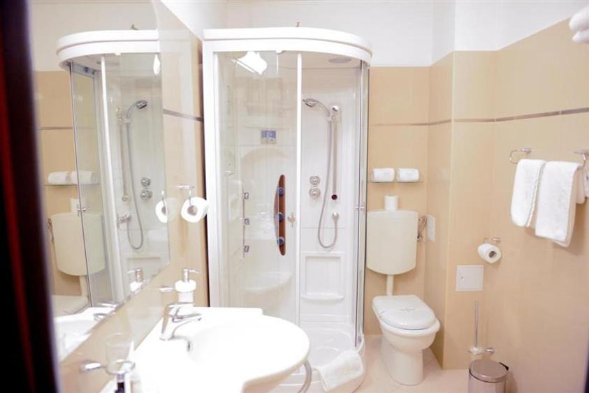 Hotel de vanzare in Predeal potrivit pentru investitie
