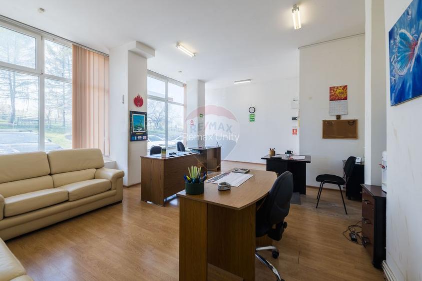 Spațiu comercial cu vitrină generoasă și vizibilitate excelentă - 10