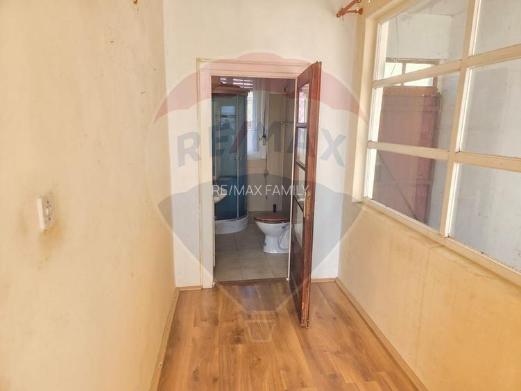 Casă deosebita ultracentral Salonta - 11
