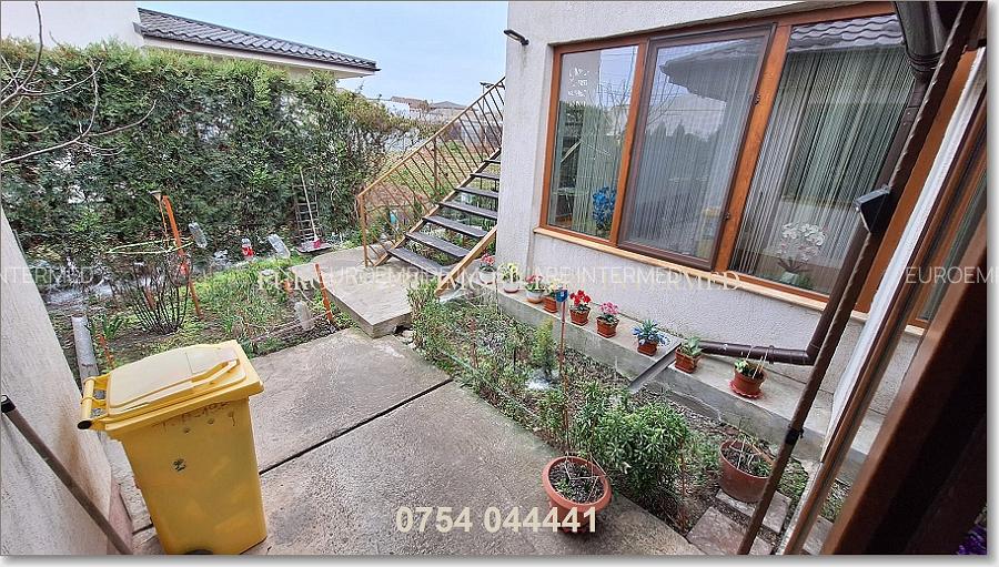 Vila+casa de vanzare zona Km 5 - 25