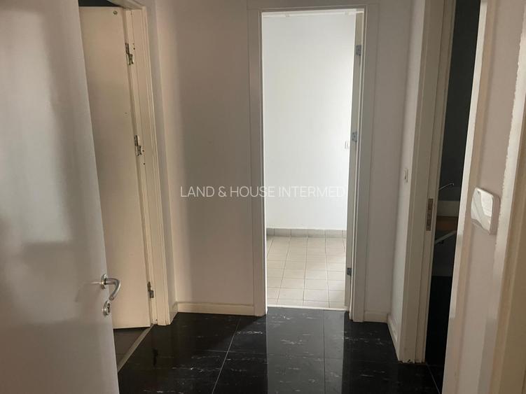 Cladire de birouri si spatii comerciale P+4E, stradal la DN1 - 13