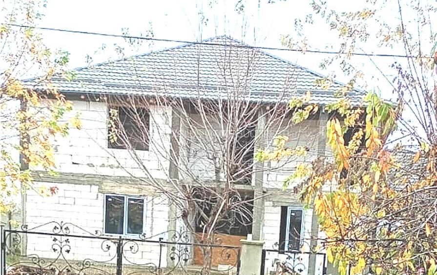 Casă la roșu cu posibilitate de personalizare proprie-teren 800 mp- Tartasesti - 2