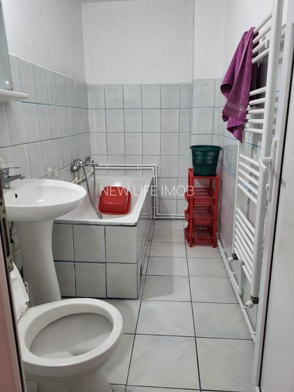 Anda , 3 camere , centrala gaze , etaj intermediar - 10