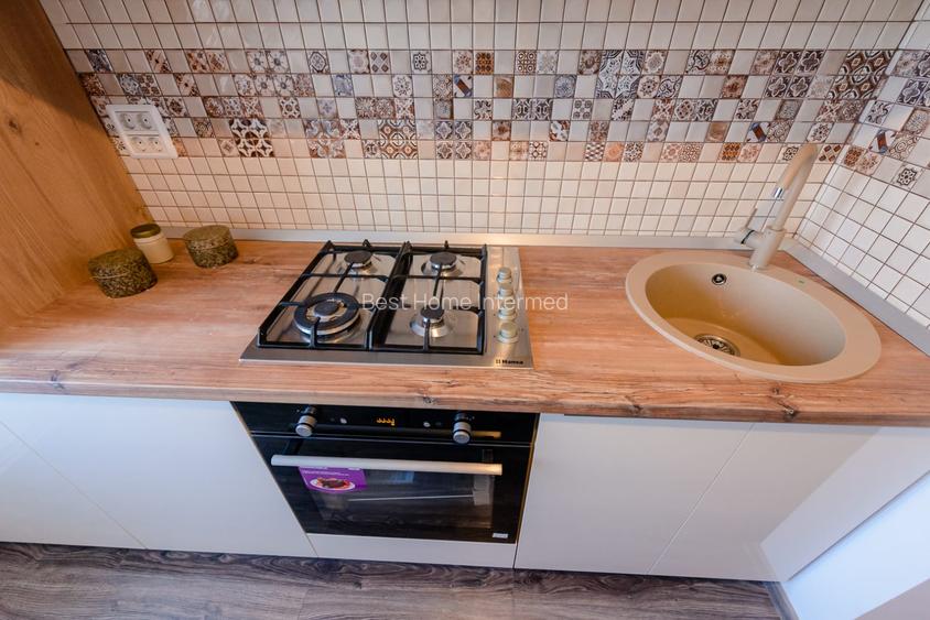 Tomis Nord, Bdul Tomis, 2 camere decomandate, mobilat, utilat, gaze, 450 Euro - 13