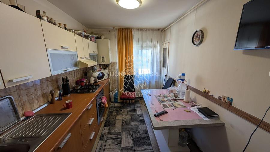 Apartament 2 camere 50 mp-parter inalt-2 parcari-Zona Imp. Traian - 3