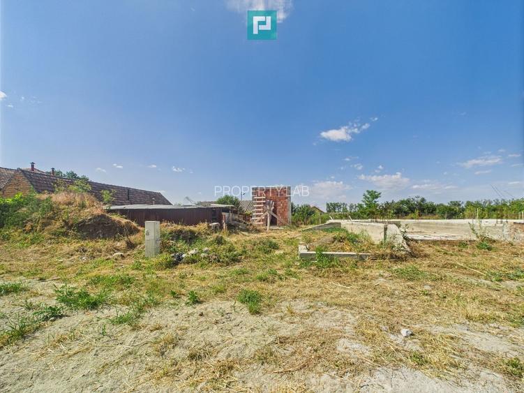 Teren 1000 mp Uliuc, cu fundație și proiect casă - 2