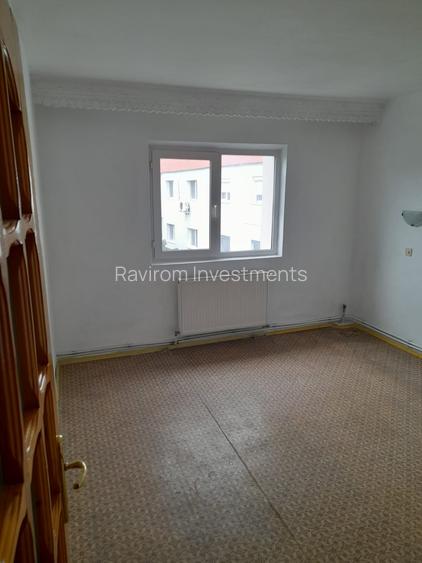 Apartament trei camere decomandat, etaj patru bloc 1986, centrala, simplu, liber - 8