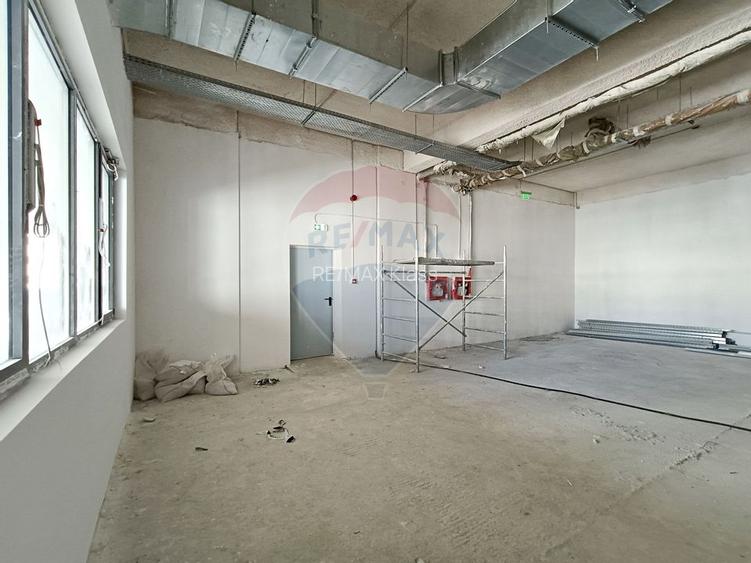 Inchiriere Spatiu Comercial langa Pasarela Metrou Berceni | Open Space - 16