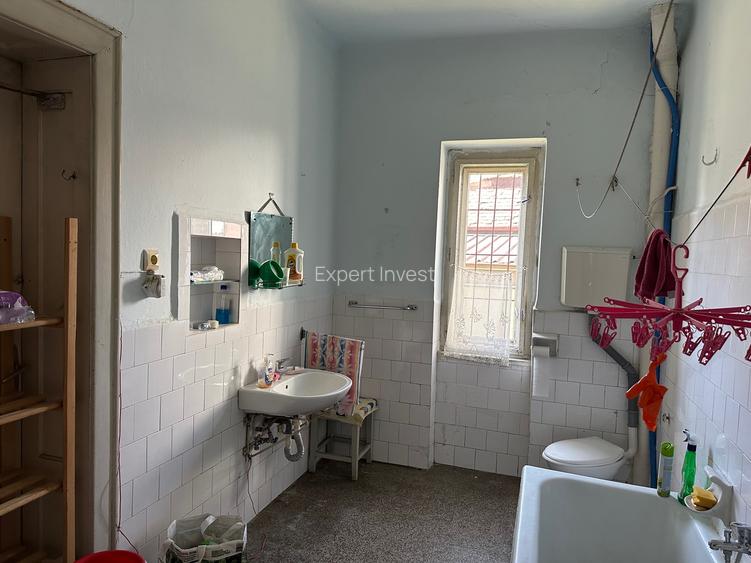 Apartament la casa 4 camere - 427 mp teren - zona str. Octavian Goga - 7