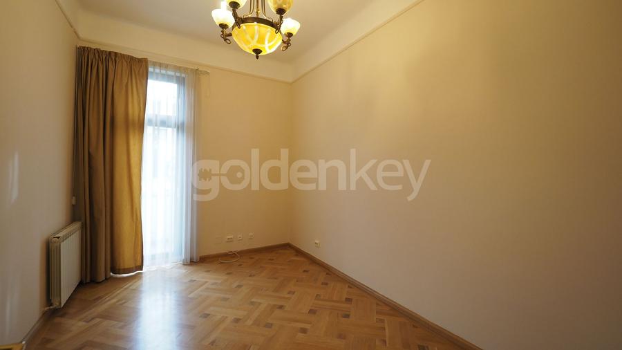 Apartament somptuos tip duplex cu 5 camere si gradina de 300mp