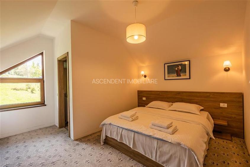 FILM! Ansamblu arhitectural proaspat si distins,pe 3.000 mp teren, in magia natu - 11