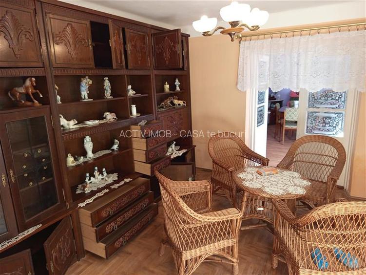 Ciclova, Casa 10 Incaperi, pt 2 Familii, 1439mp Teren - 3