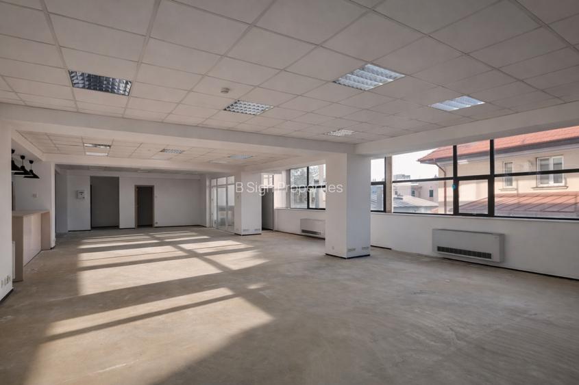 Birouri 200 - 330 mp | Expozitiei - Piata Presei Libere | Comision 0% - 11