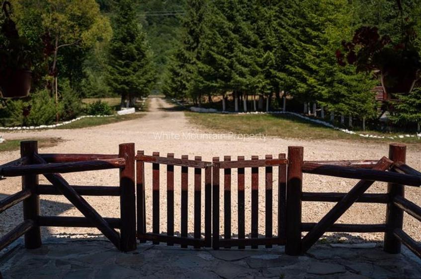 Complex turistic 18 camere, piscina si iaz, de vanzare, Rasnov - Glajarie, jud B - 11