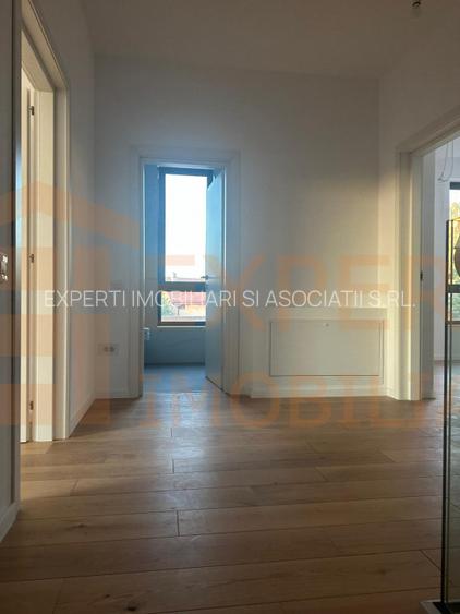 Vila deosebita de vanzare - zona Mamaia Nord pe malul lacului ; COMISION 0% - 15