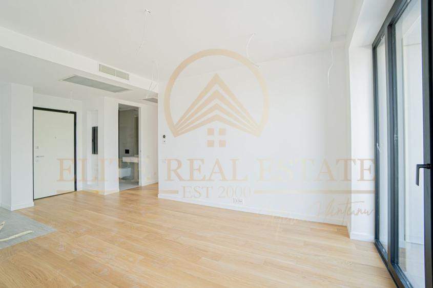 Stațiunea Mamaia - Vânzare apartament cu 2 camere, 2 bai cu vedere la mare.
