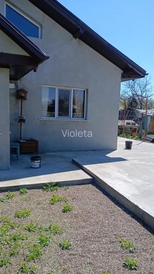 Casa de vanzare cu toate utilitățile.  - 2