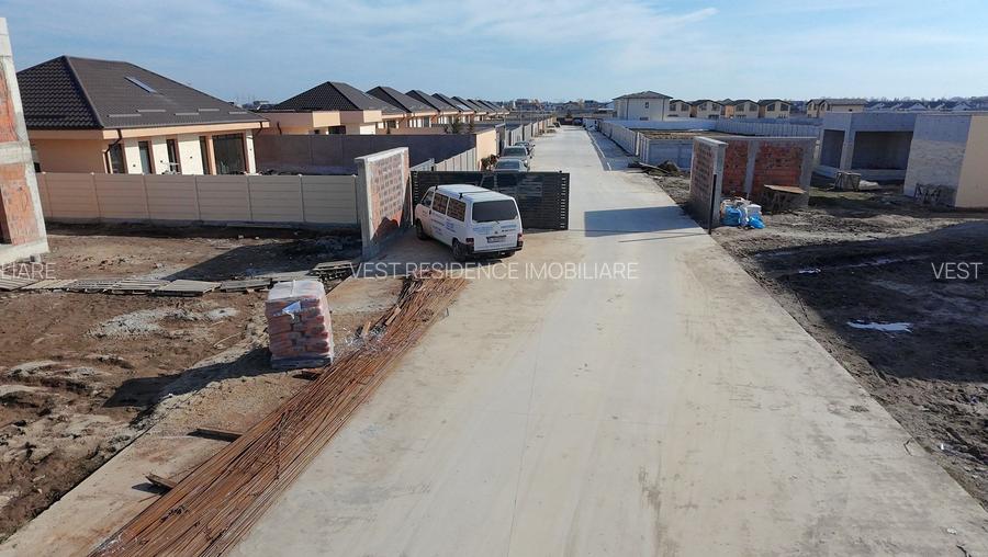 Complex de case individuale cu 4 camere, pe parter. Comision 0 - 20