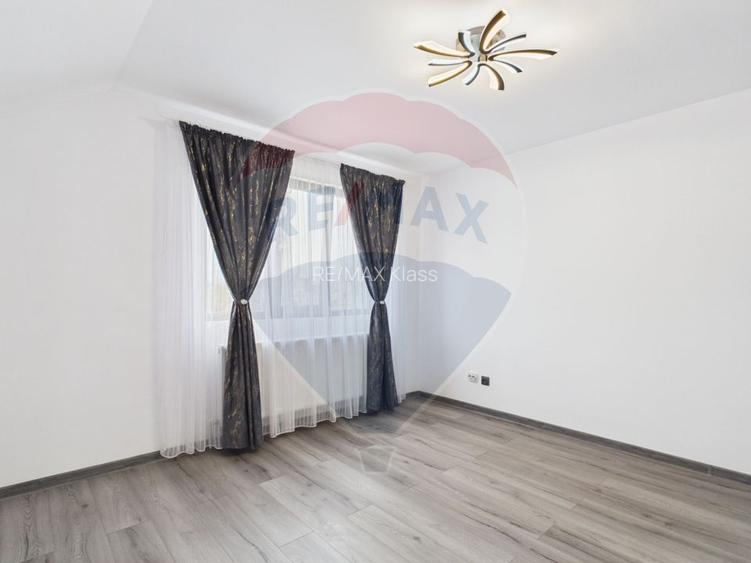 Casă / Vilă cu 5 camere de vânzare - 33