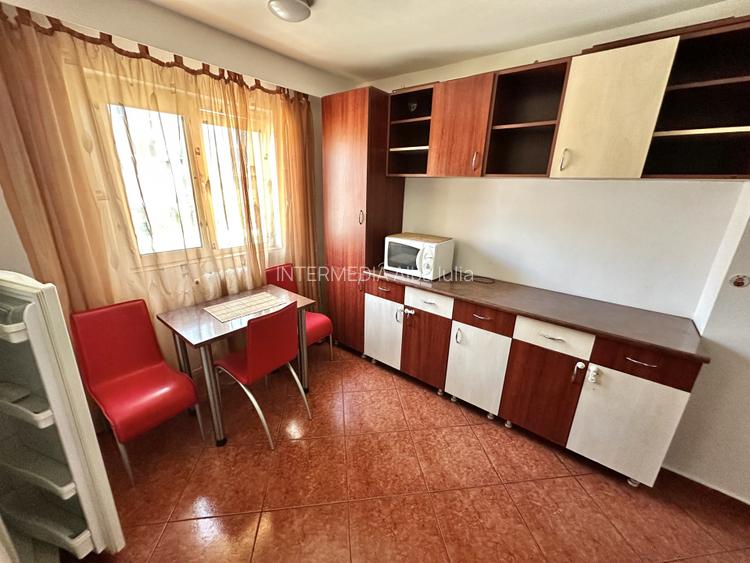 APARTAMENT 3 CAMERE I DE VANZARE I ETAJ 1 I CETATE I MOBILAT I - 2