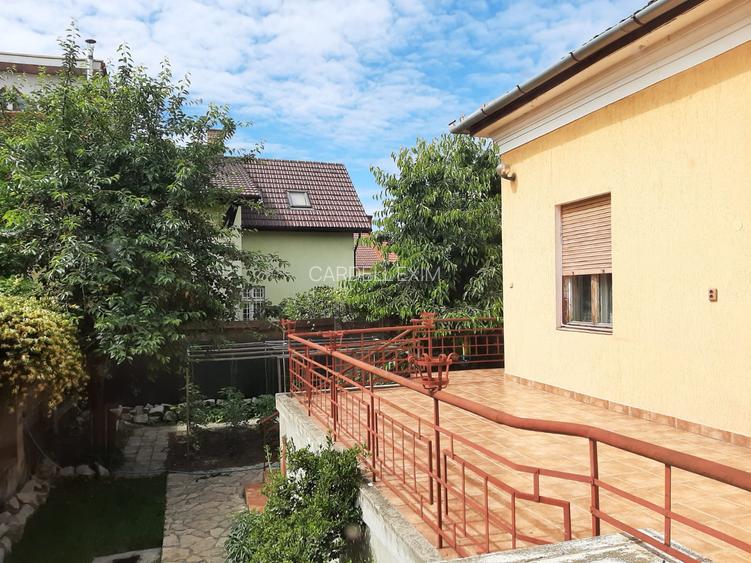 Casa centrala singur in curte - 7