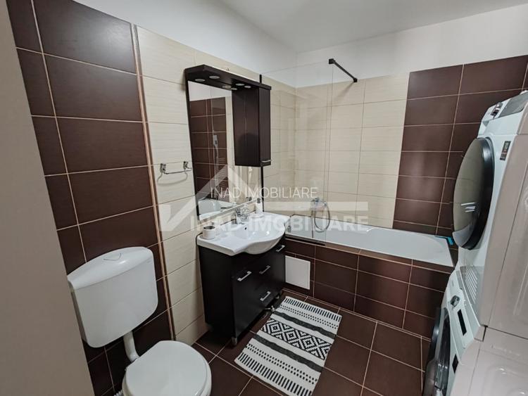 Apartament cu 2 camere+nisa de dormit, balcon, parcare, Str.Florilor - 14