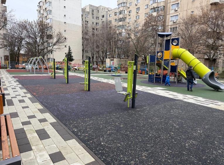 PANDURI - de inchiriat apartament 4 camere cu centrala termica - 15