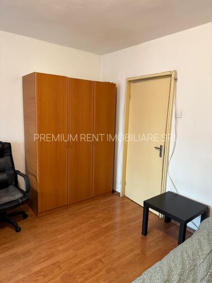 Dristor, garsoniera langa metrou, 320 euro, etaj 1 - 8