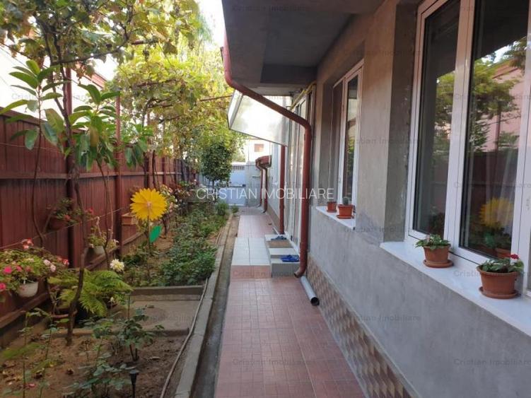 C.Galati -Independentei Vila P+1 299mp Construit anul 2000, teren 300mp - 2