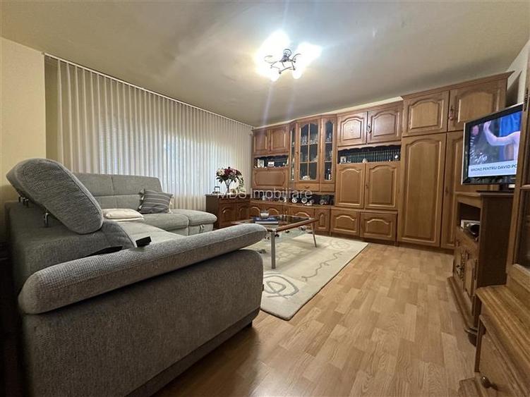 Decomandat la Parter cu Garaj - 2