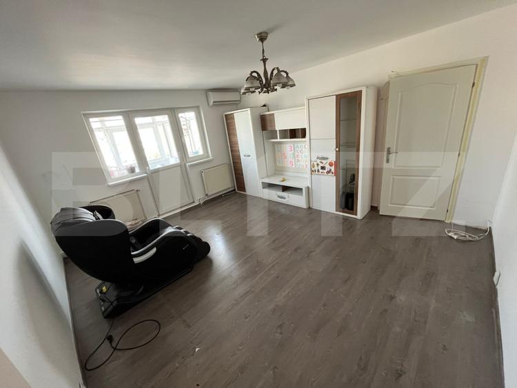 Apartament de vanzare, cu 2 camere, 54 mp, zona Micro 11