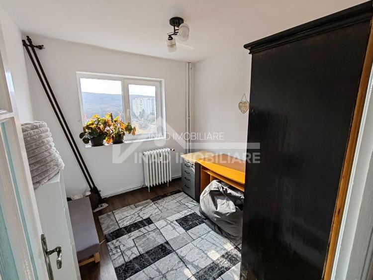 Apartament cu 4 camere, 2 bai, 1 balcon,  Manastur Strada Mehedinti - 9