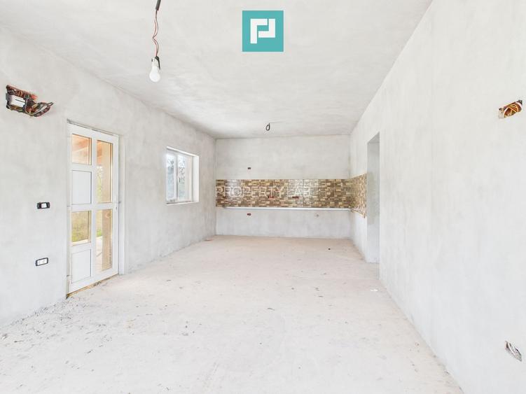 Casă cu 2 camere și teren în Gai - 4