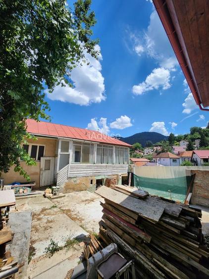 CASA CU TEREN IN Cartierul Schei - 3