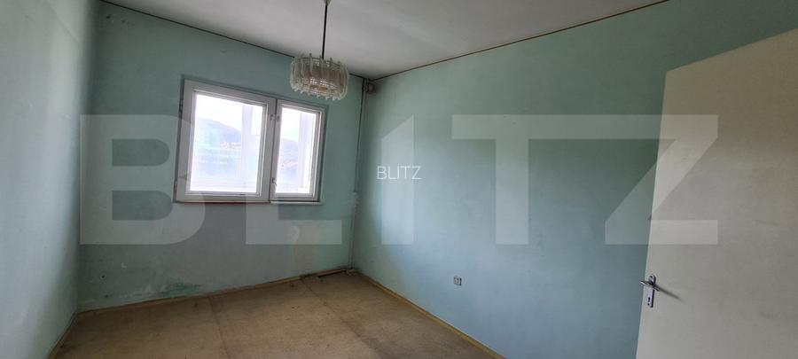 Oportunitate-Apartament de vanzare, cu 3 camere, 65 mp, nemobilat, zona Grivitei - 2
