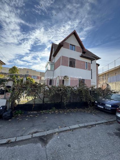 Vila solida, D+P+ Et 1 +  M, Ultracentral- Bulevard - 2