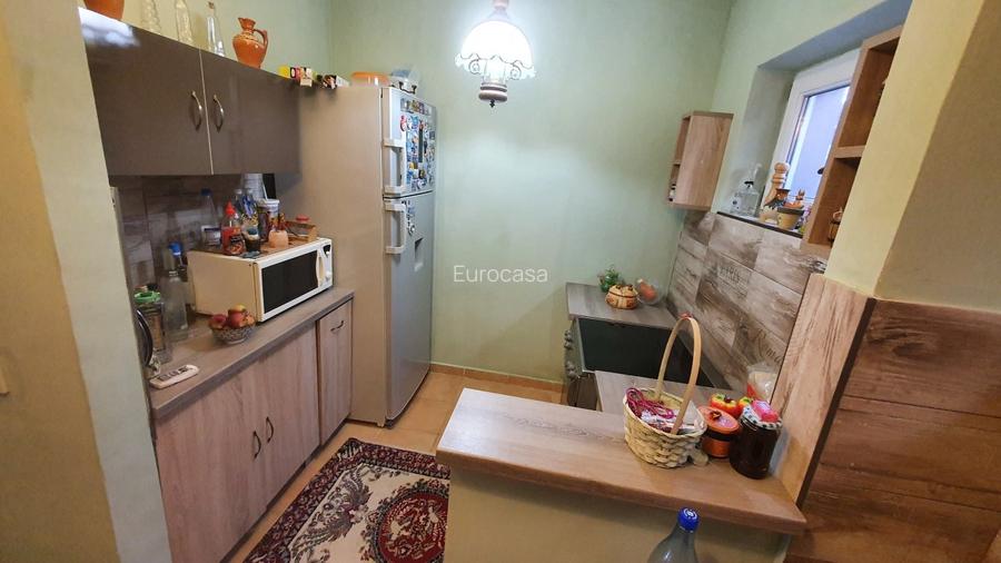 Vila generoasa in zona foarte linistita - 6