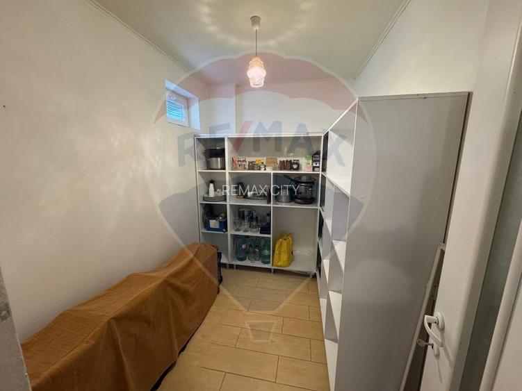 Casă / Vilă cu 6 camere de vânzare în zona Darmanesti - 53