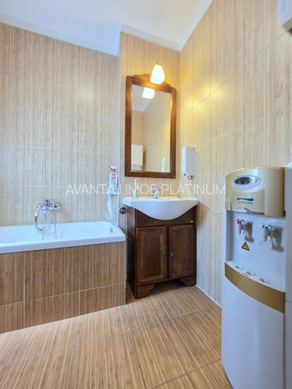 Piata Muncii, vila singur curte, 8 camere, 227 mp utili - 25