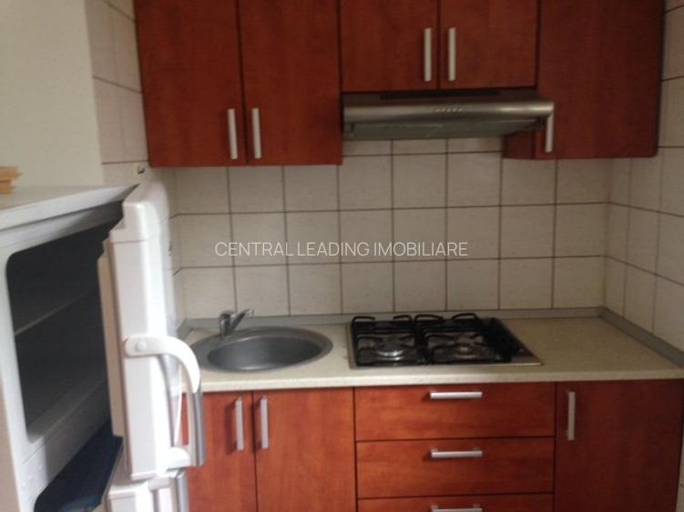 Apartament in bloc stradal Magheru ideal firma/birou - 8