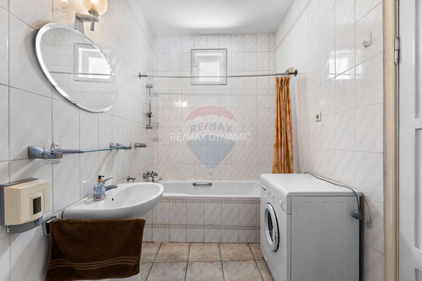 Casă cu 3 camere de vânzare în zona Intim- Str. Andrei Saguna - 9