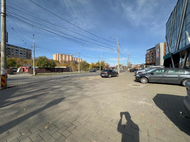 Proprietar- inchiriez spatiu comercial strada Vasile Lupu - 4