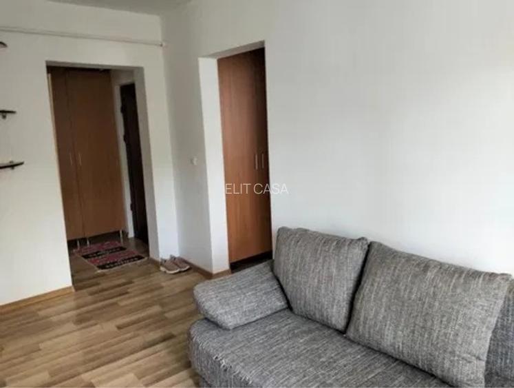 Apartament cu 3 camere, DECOMANDAT, etajul 1/10, zona Pacurari - 5