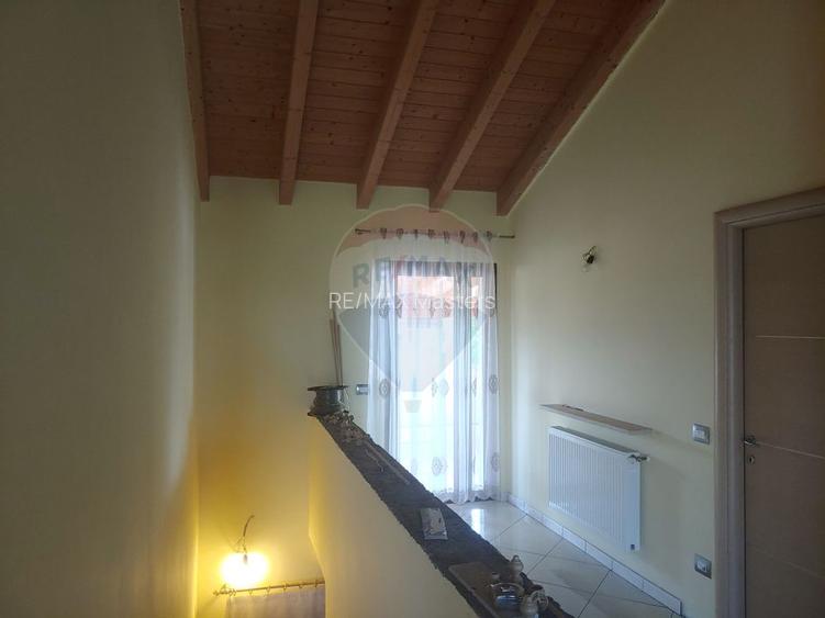 Casă / Vilă de lux cu 5 camere de vânzare în Vadu Moldovei, Suceava - 62