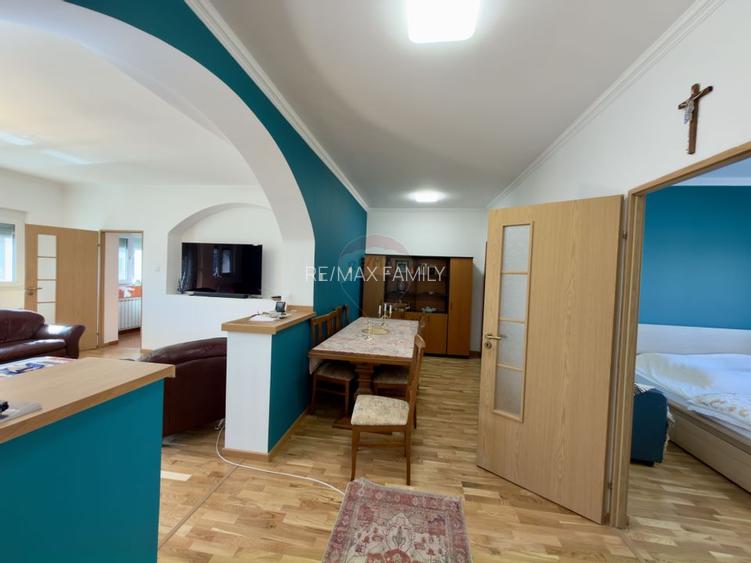 Casă / Vilă 8 camare cartier Beverly Hills Sanmartin - 13