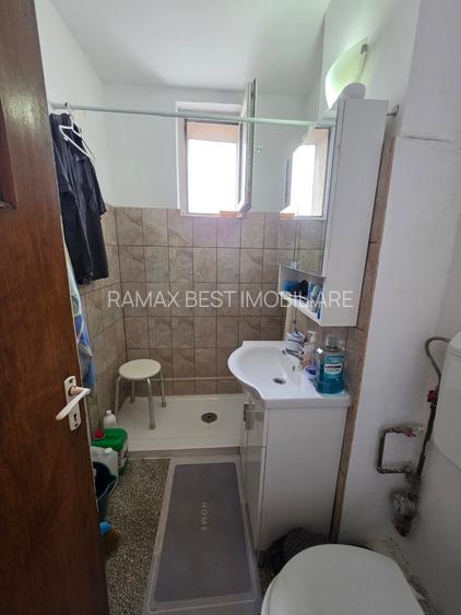 Titan, 10 minute metrou, la parcul Brancusi, pe Constantin Brancusi - 4