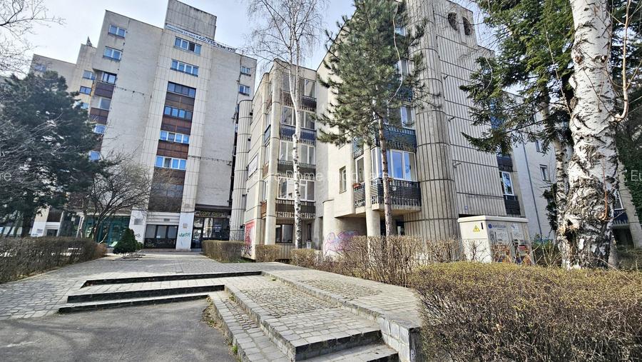 Zona Afi-Camera de comert apartament 3 camere etaj 1 - 2