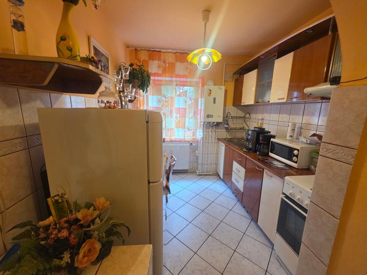 Vand apartament 2 camere et.2 Zamfirescu - 6